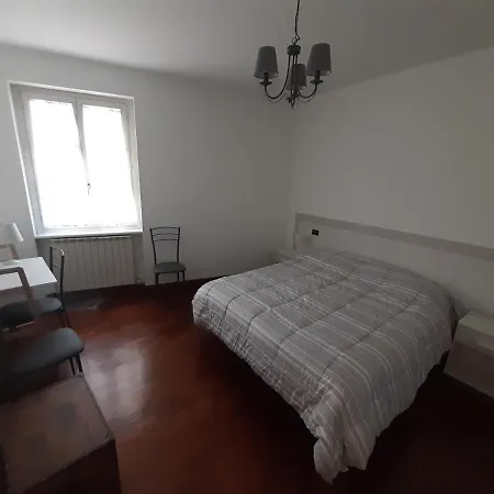 Gru Cozy Very Central,refined,5 Beds,box Apartment *
